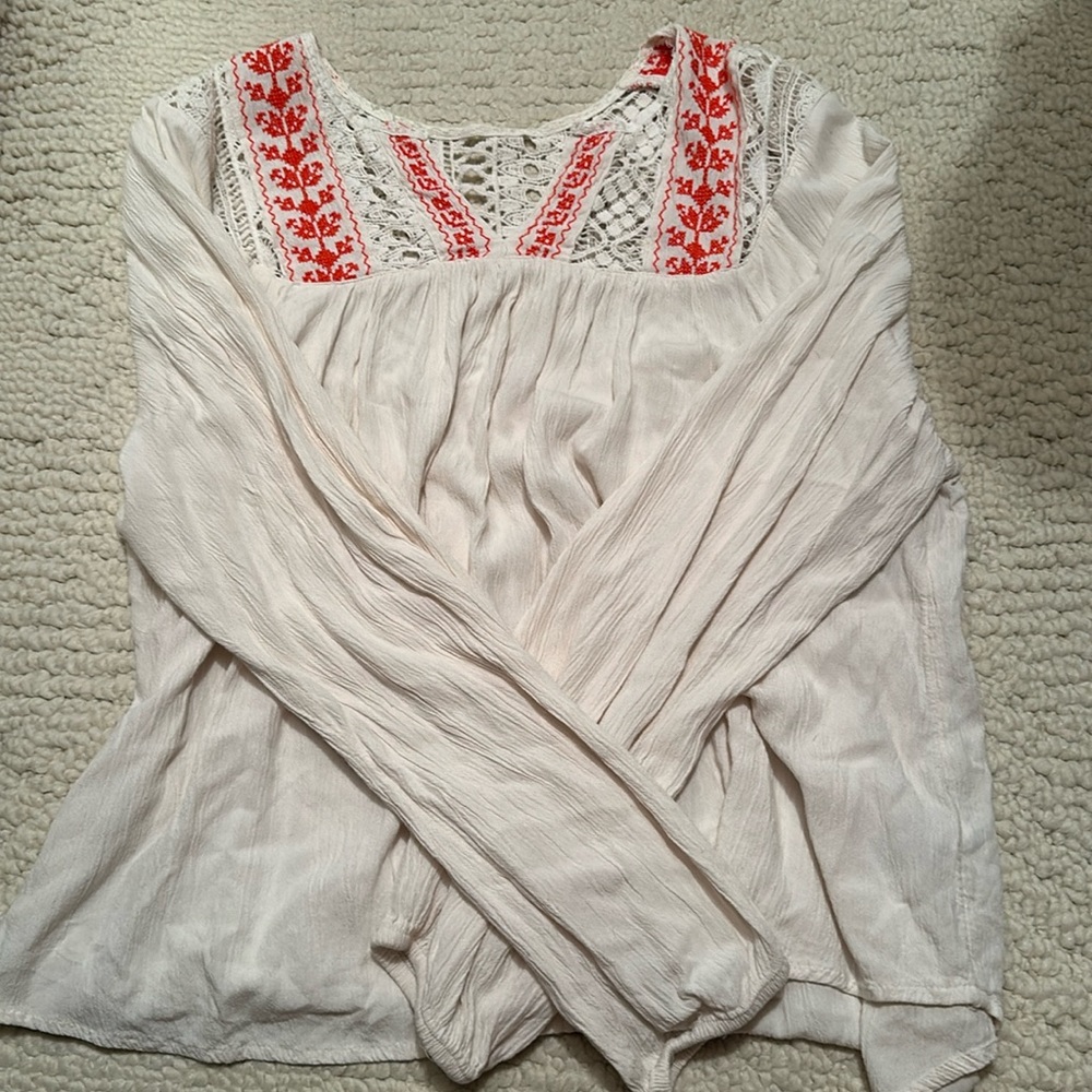 Women’s flows blouse